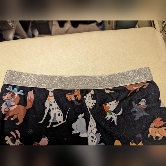 Disney leggings with all Disney dogs - Picture 3 of 4